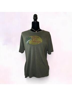 Bass Pro Shops Graphic Tee Outdoorsy Streetwear Size
